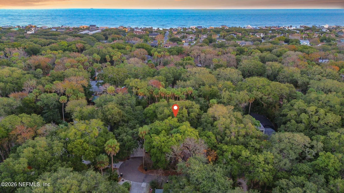 Photo of 1875 LIVE OAK Lane