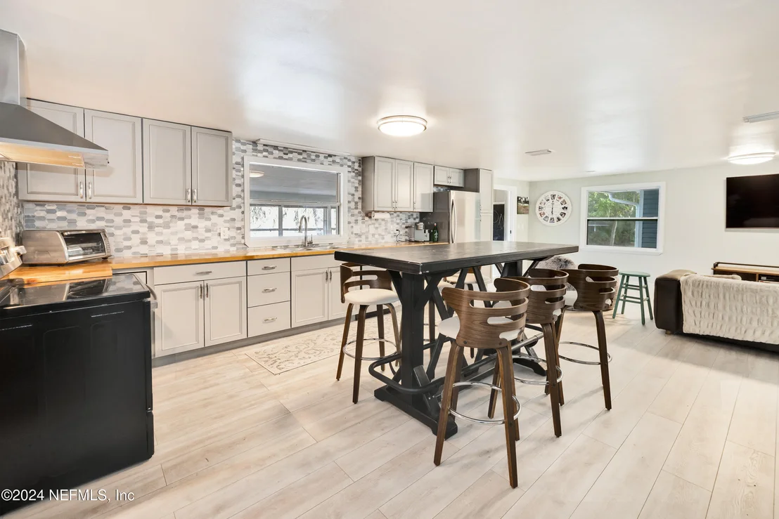 Photo of 334 N COUNTY ROAD 315