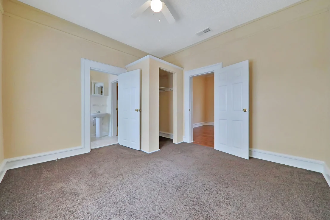 Photo of 3058 PHYLLIS Street