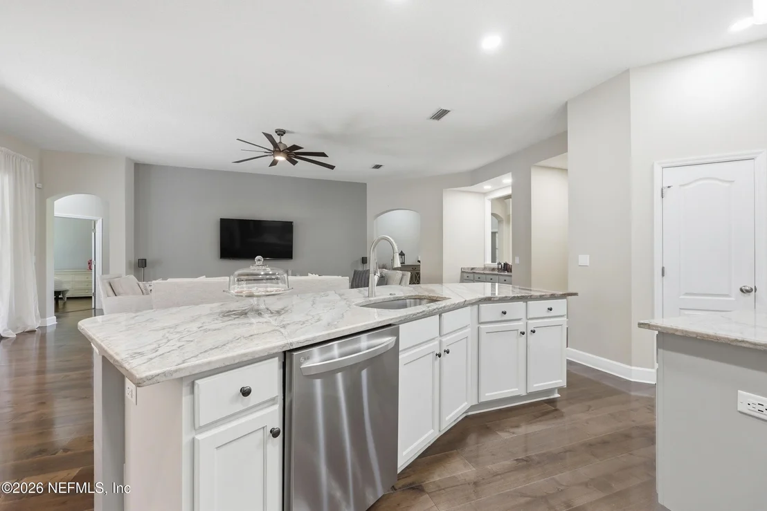 Photo of 275 FLORES Way