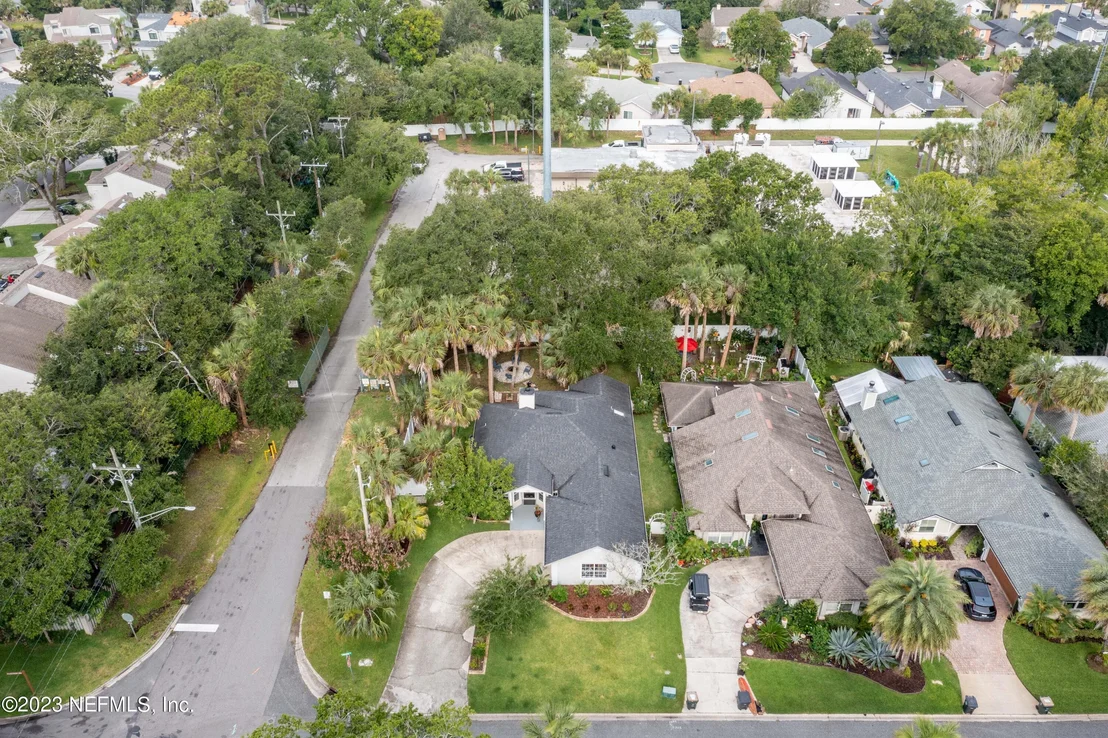 Photo of 1100 LINKSIDE Drive
