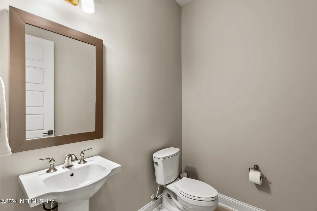 Photo of 10511 SILVERBROOK Trail
