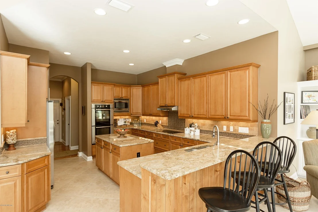 Photo of 465 SUMMERSET Drive