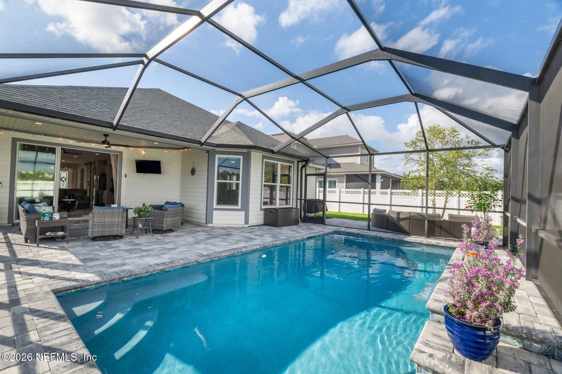 Photo of 18 TARBERT Lane