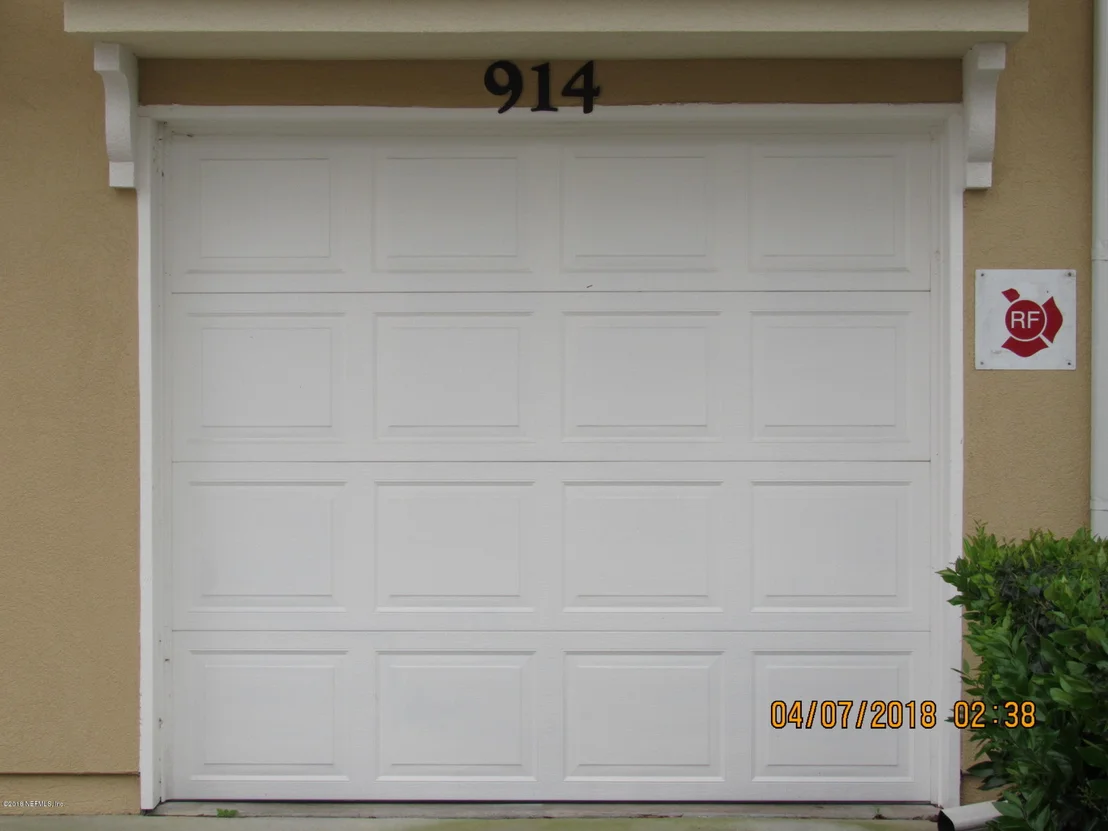 Photo of 914 GOLDEN LAKE Loop