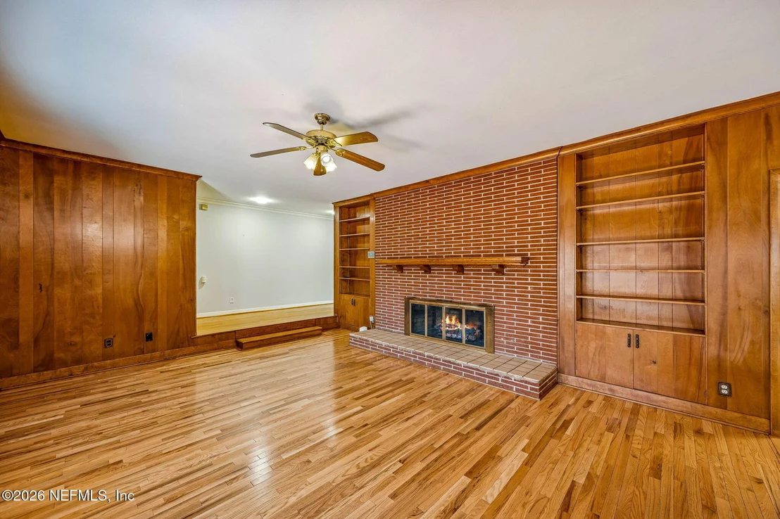 Photo of 4768 QUEEN Lane