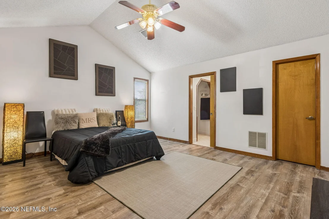 Photo of 794 CAMERON Drive