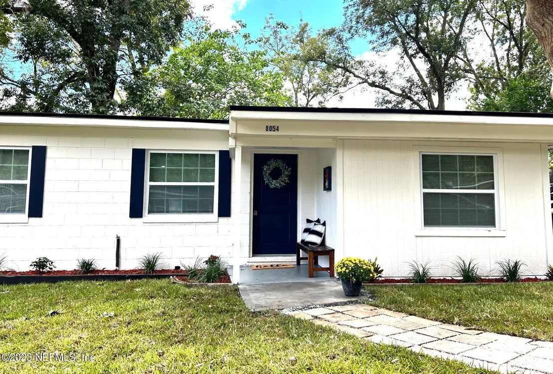 Photo of 8054 GRAFF Lane
