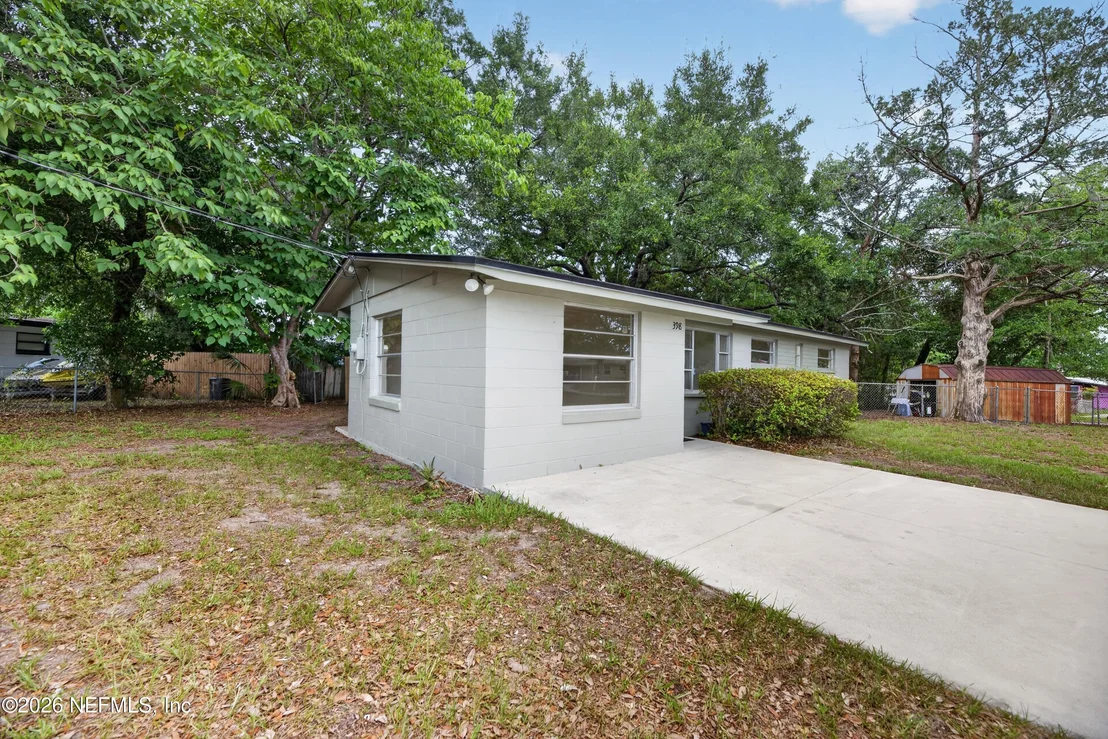 Photo of 398 TOCCOA Road