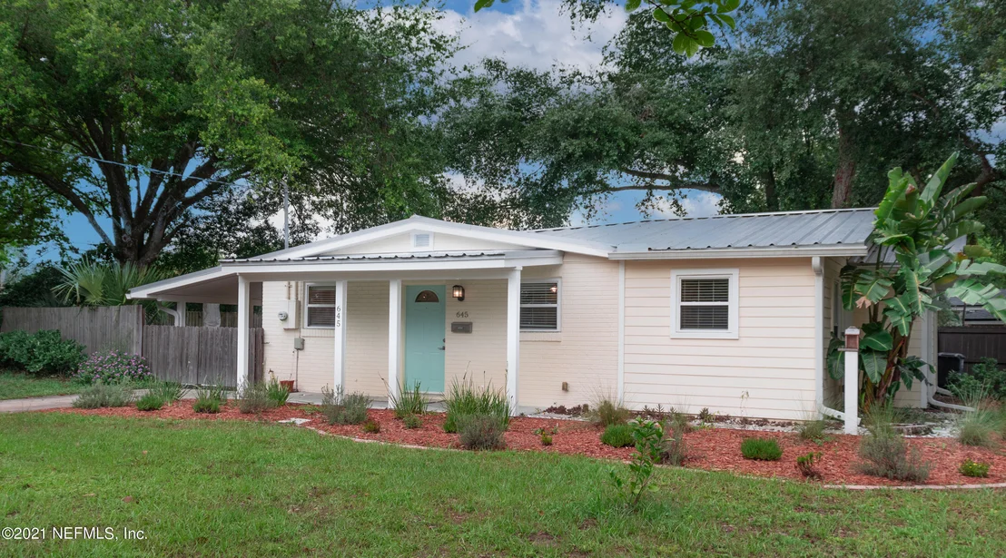 Photo of 645 PLAZA