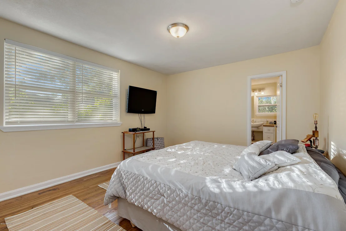 Photo of 1508 FERNDALE Place