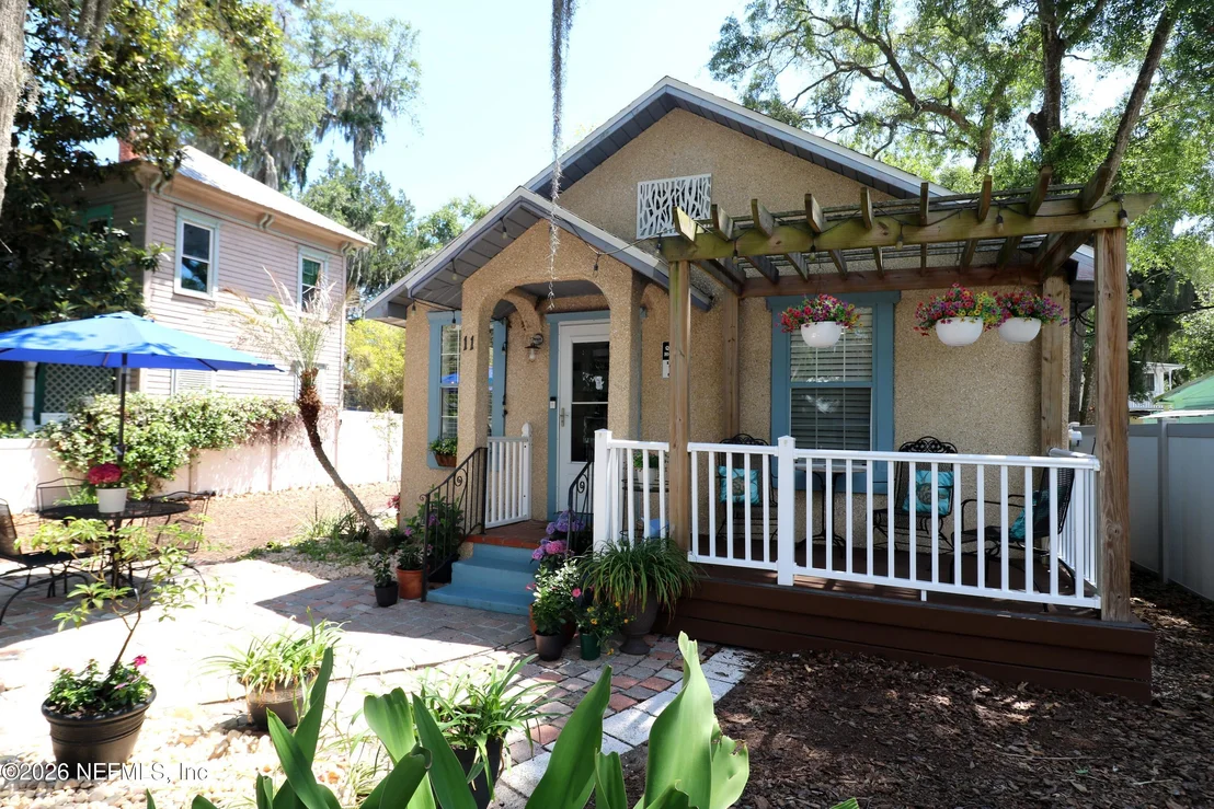 Photo of 11 DAVIS Street
