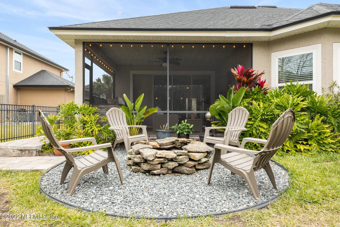 Photo of 212 ELLSWORTH Circle