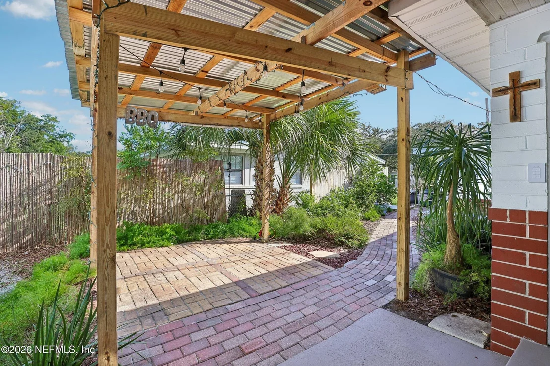 Photo of 2344 BAYVIEW Road