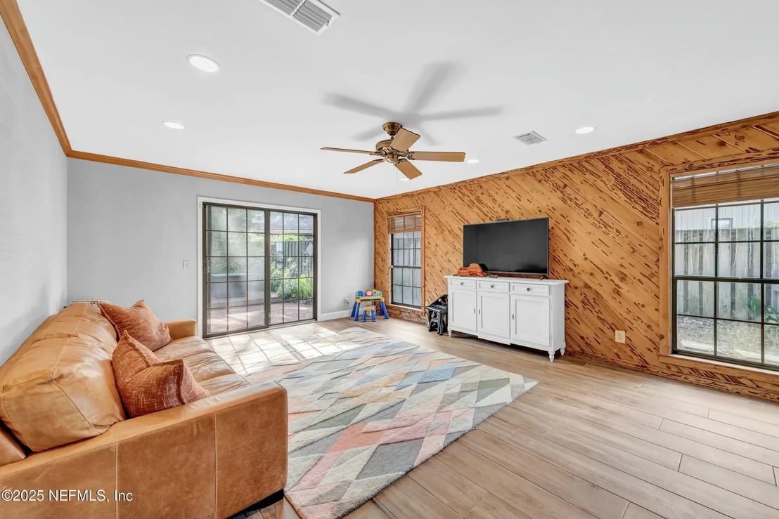Photo of 4944 MARINERS POINT Drive