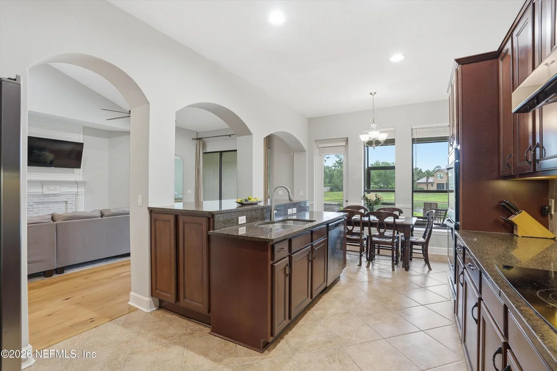 Photo of 218 N SAXXON Road