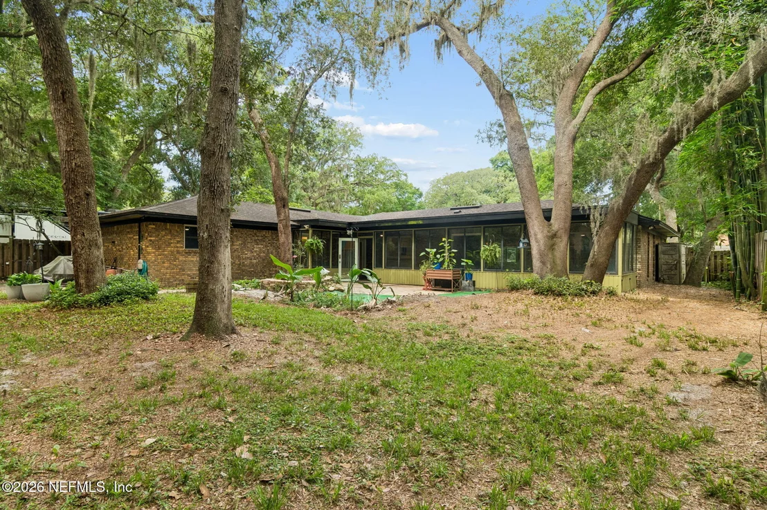 Photo of 1631 ARROWHEAD Trail