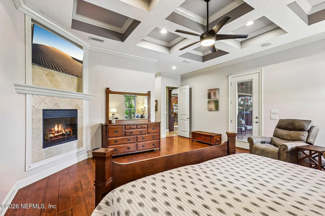 Photo of 4002 LA VISTA Circle