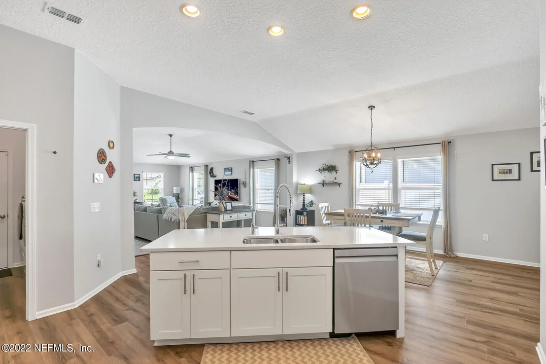 Photo of 707 SEVILLE Parkway