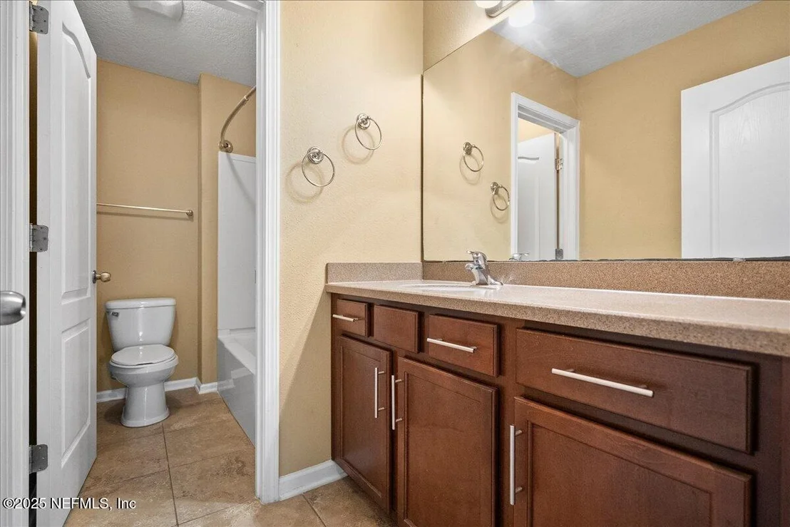 Photo of 529 DEERCROFT Lane