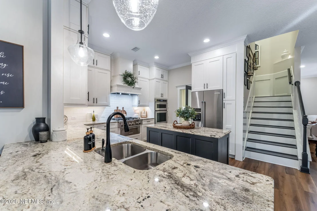 Photo of 1204 CREEK BEND Road