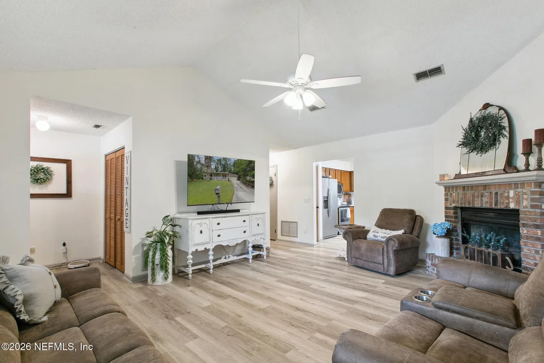 Photo of 2051 CORNELL Road
