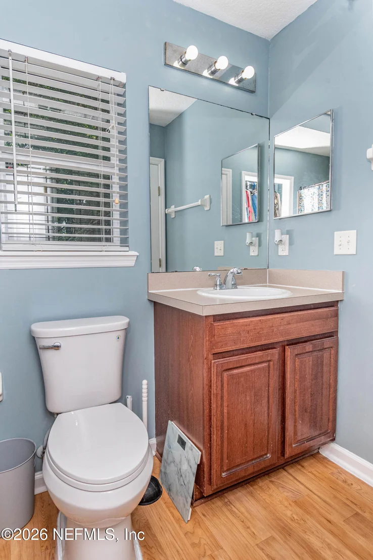 Photo of 431 THOMAS Court