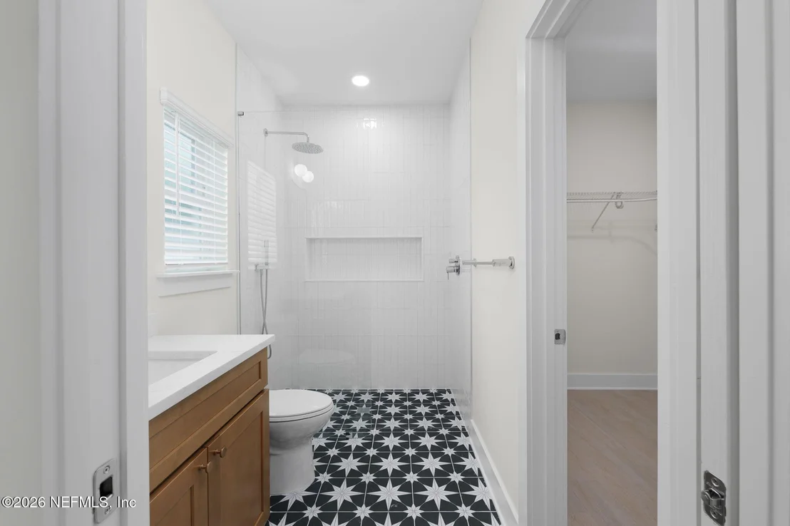 Photo of 882 W 4TH Street