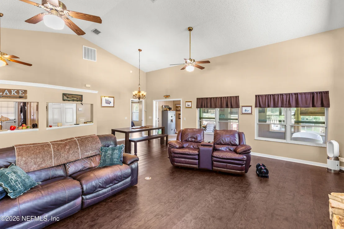 Photo of 5930 ISLAND Road