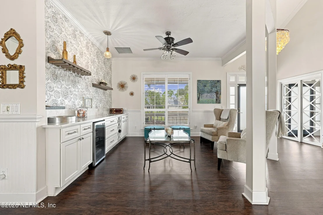 Photo of 500 TURNBERRY Lane