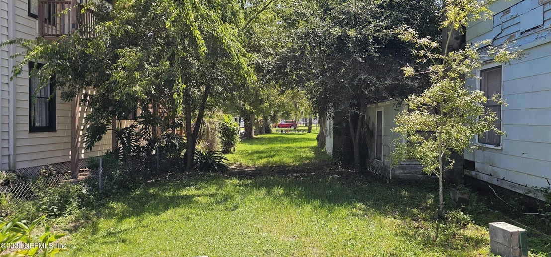 Photo of 37 GROVE Avenue