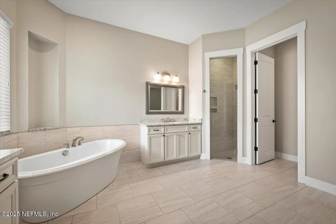 Photo of 305 SEAHILL Drive