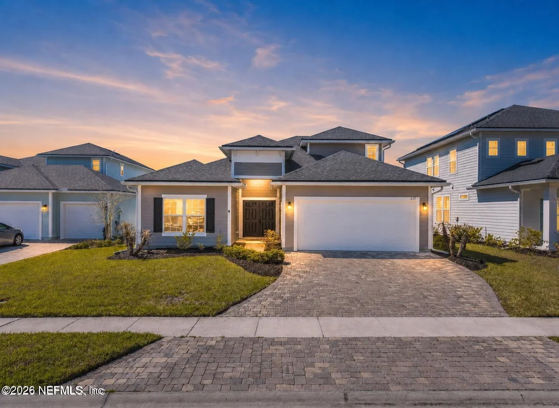 Photo of 637 WATERVALE Drive