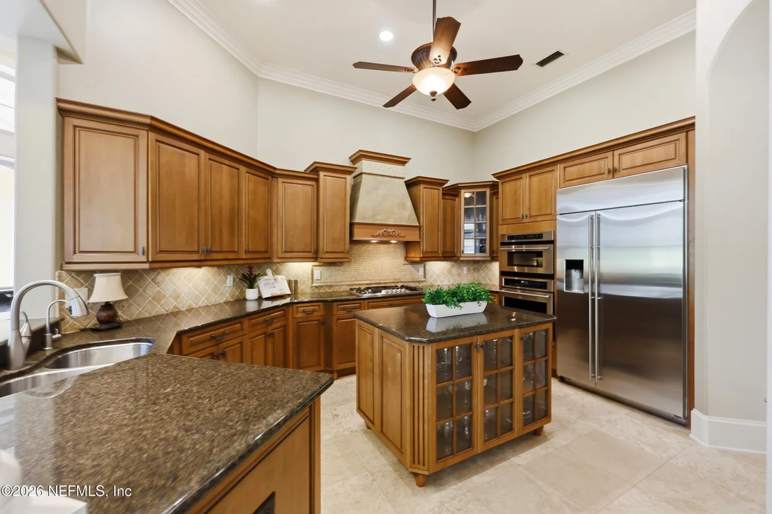 Photo of 1160 REGISTRY Boulevard