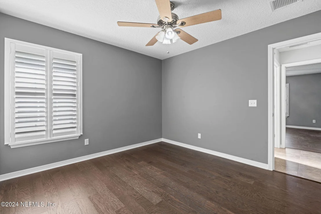 Photo of 44017 GREEN MEADOWS Lane