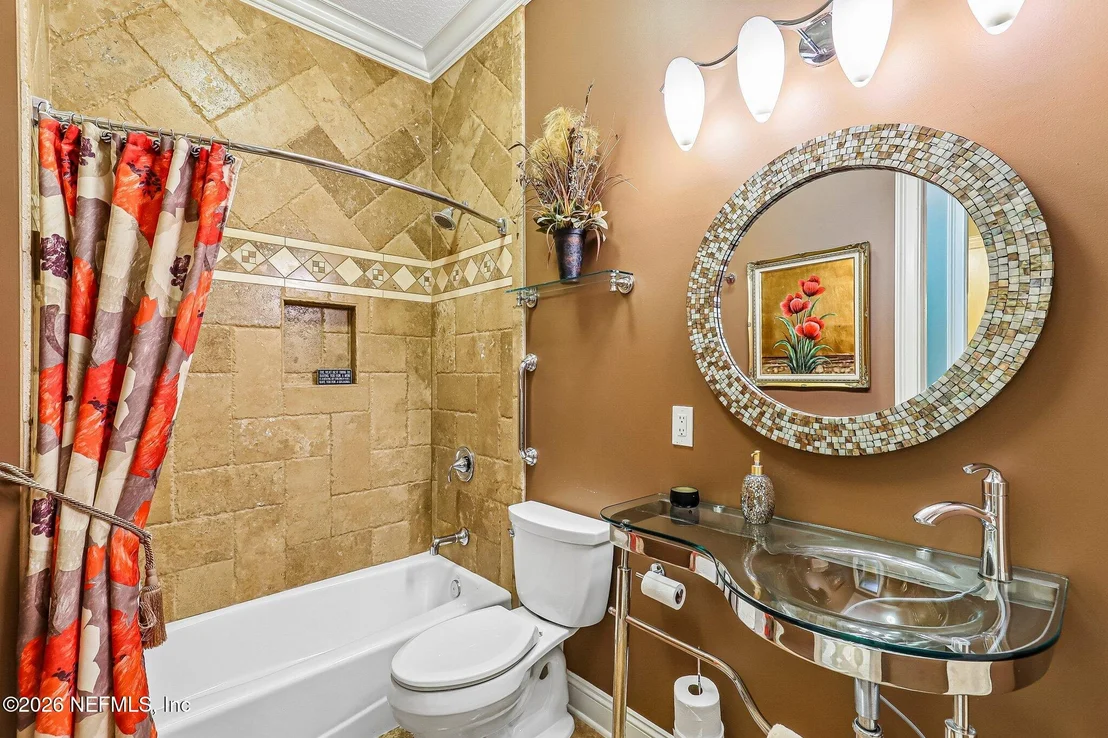 Photo of 4002 LA VISTA Circle