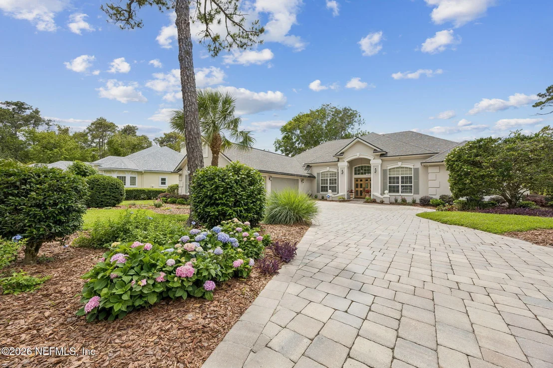 Photo of 189 LINKSIDE Circle