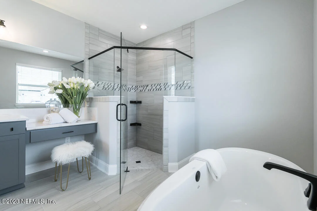 Photo of 106 THATCHAM Drive