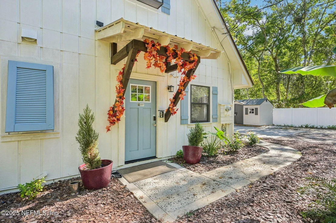 Photo of 1265 WHISPERING PINES Road