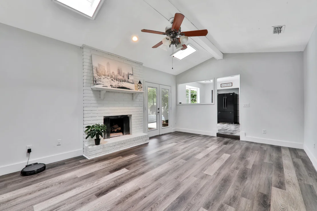 Photo of 2800 FOREST OAKS Drive