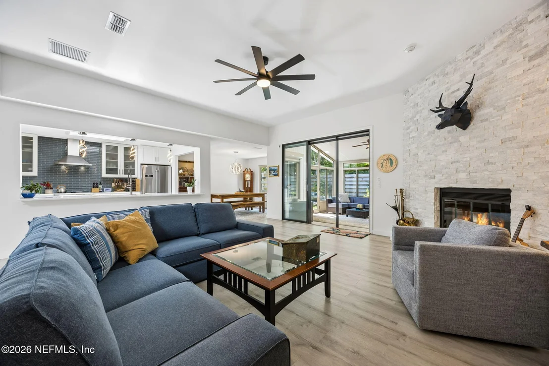 Photo of 330 GARDEN Lane
