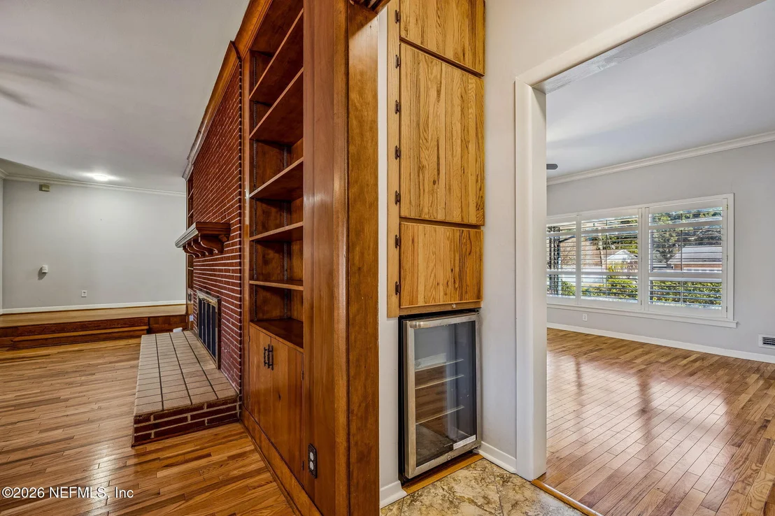 Photo of 4768 QUEEN Lane