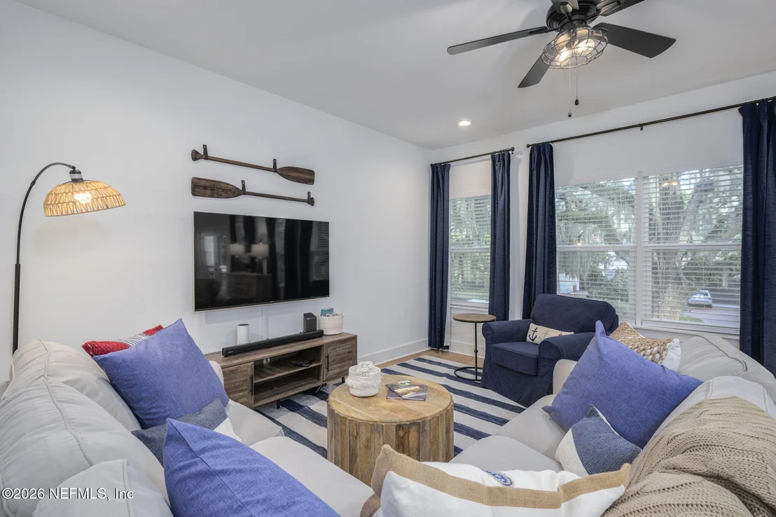 Photo of 40 MAGNOLIA Avenue
