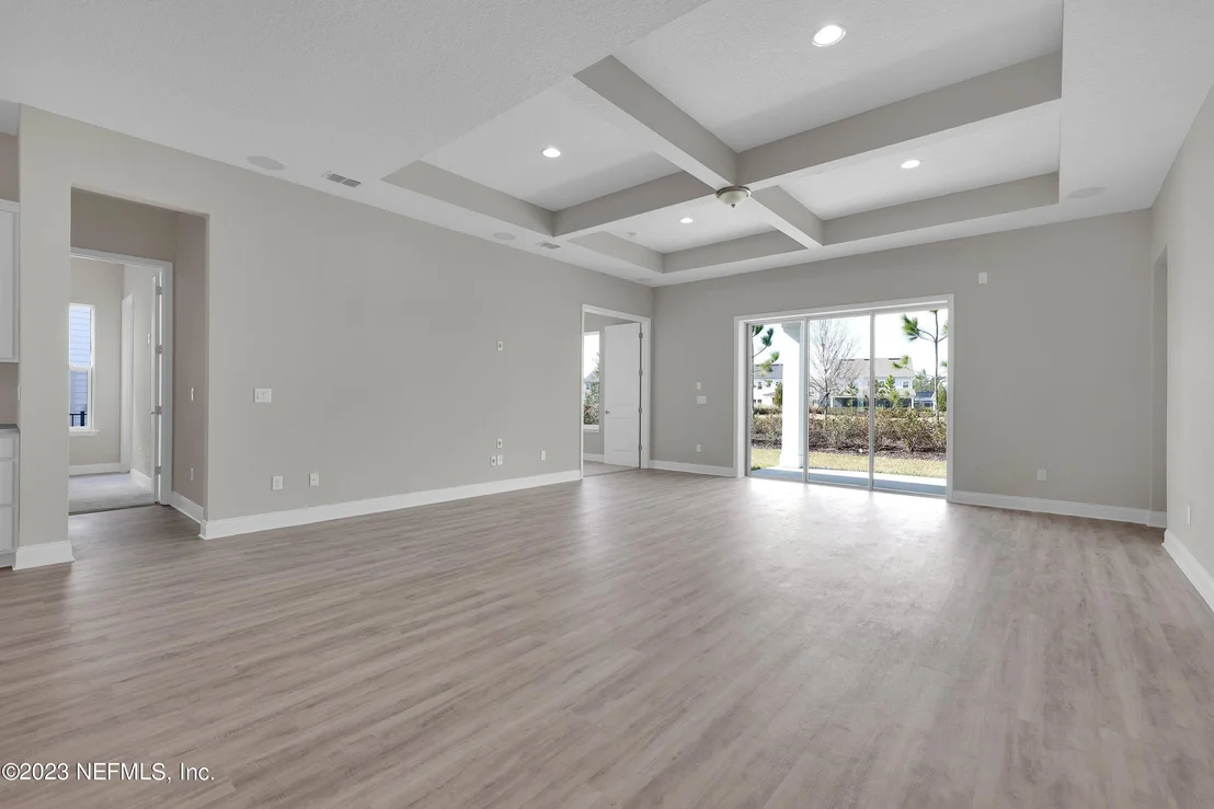 Photo of 162 LOMOND Court
