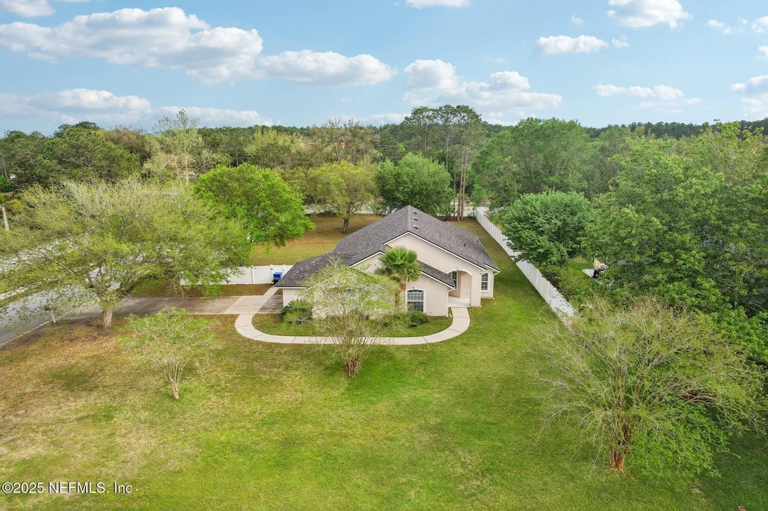 Photo of 200 NOTTINGHAM Drive W