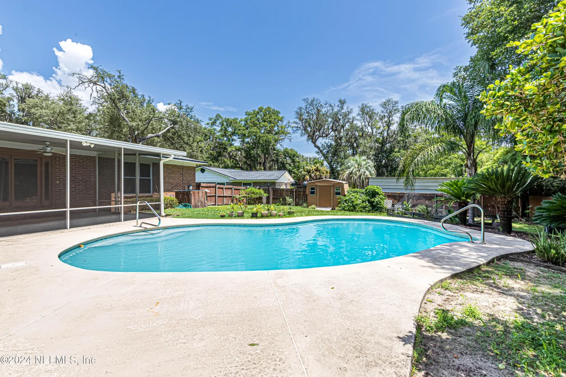 Photo of 2901 PACES FERRY Road S