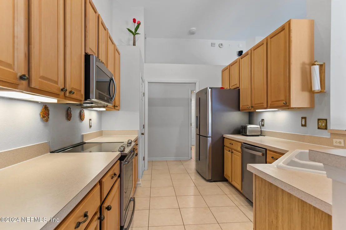 Photo of 800 LAPOMA Way