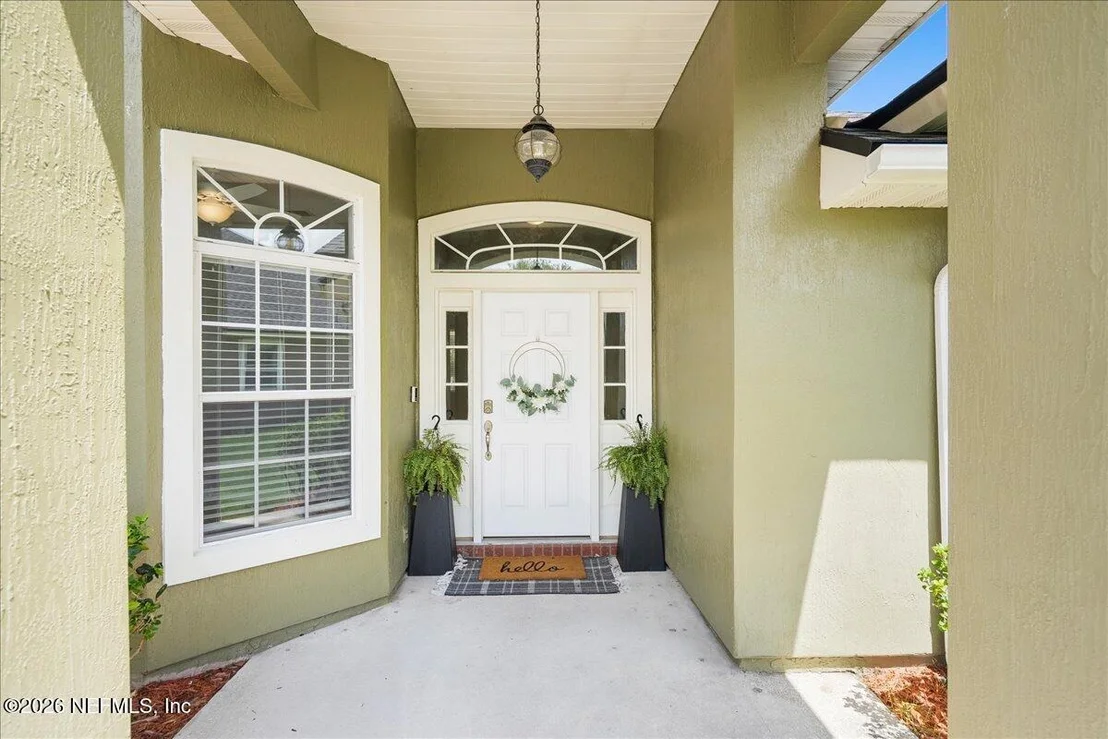 Photo of 817 ESQUIRE Lane