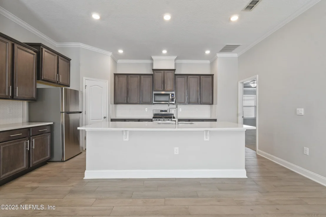 Photo of 181 NARVAREZ Avenue