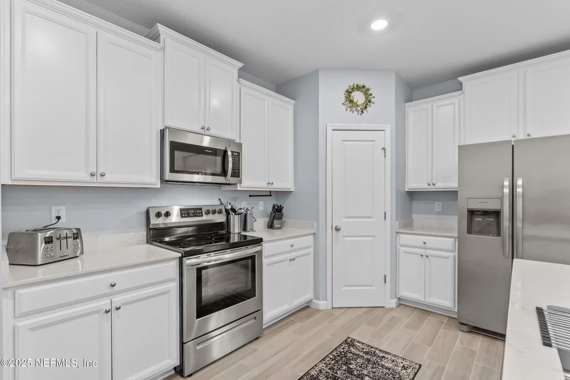 Photo of 9852 LOVAGE Lane